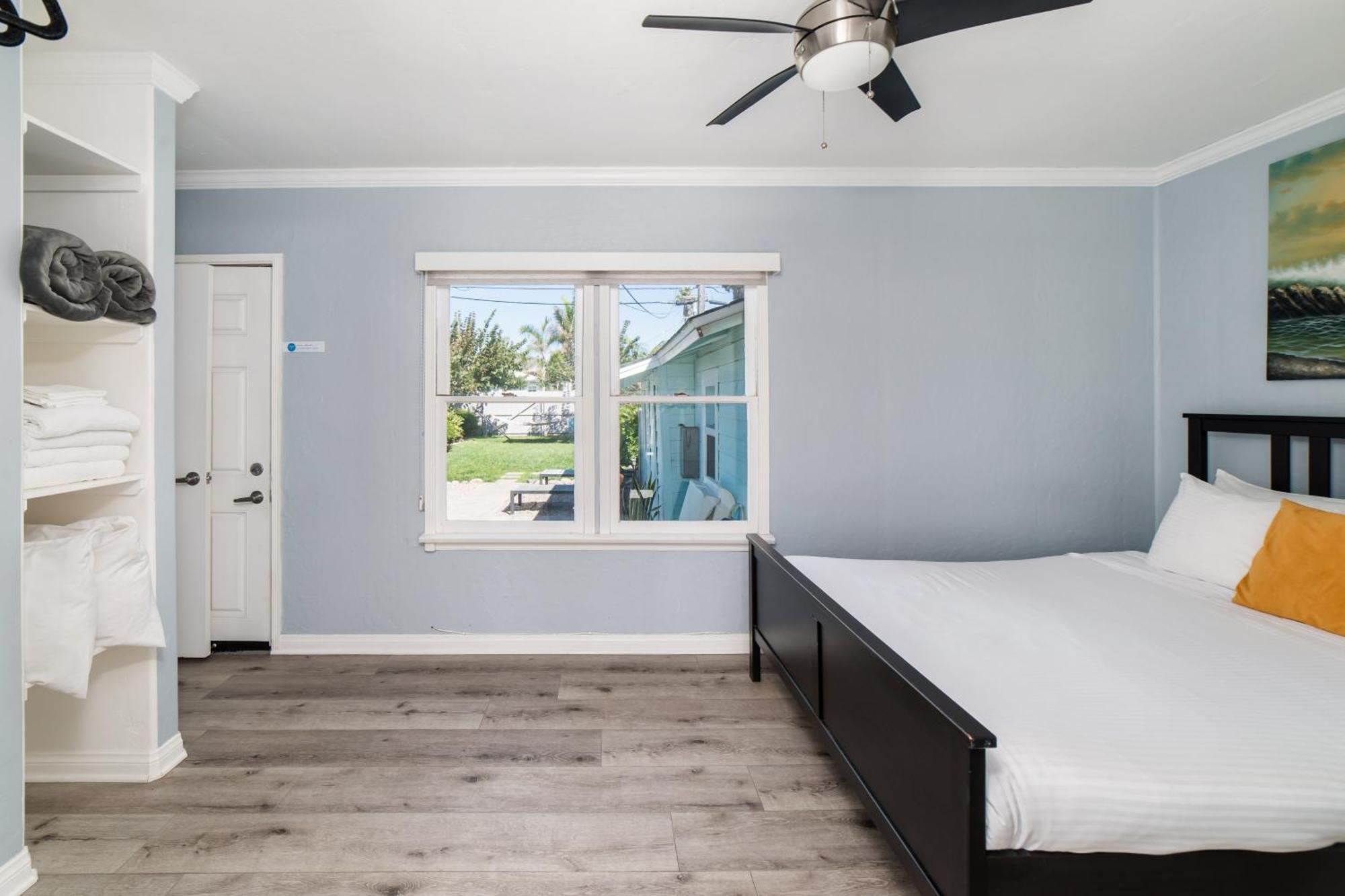 Pacific Bungalow In Oceanside With Backyard & Tiny House Exterior photo