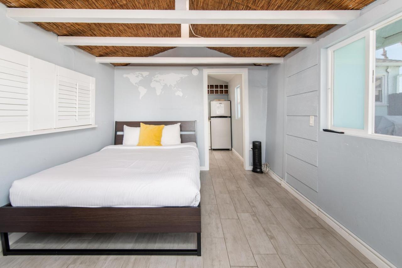 Pacific Bungalow In Oceanside With Backyard & Tiny House Exterior photo